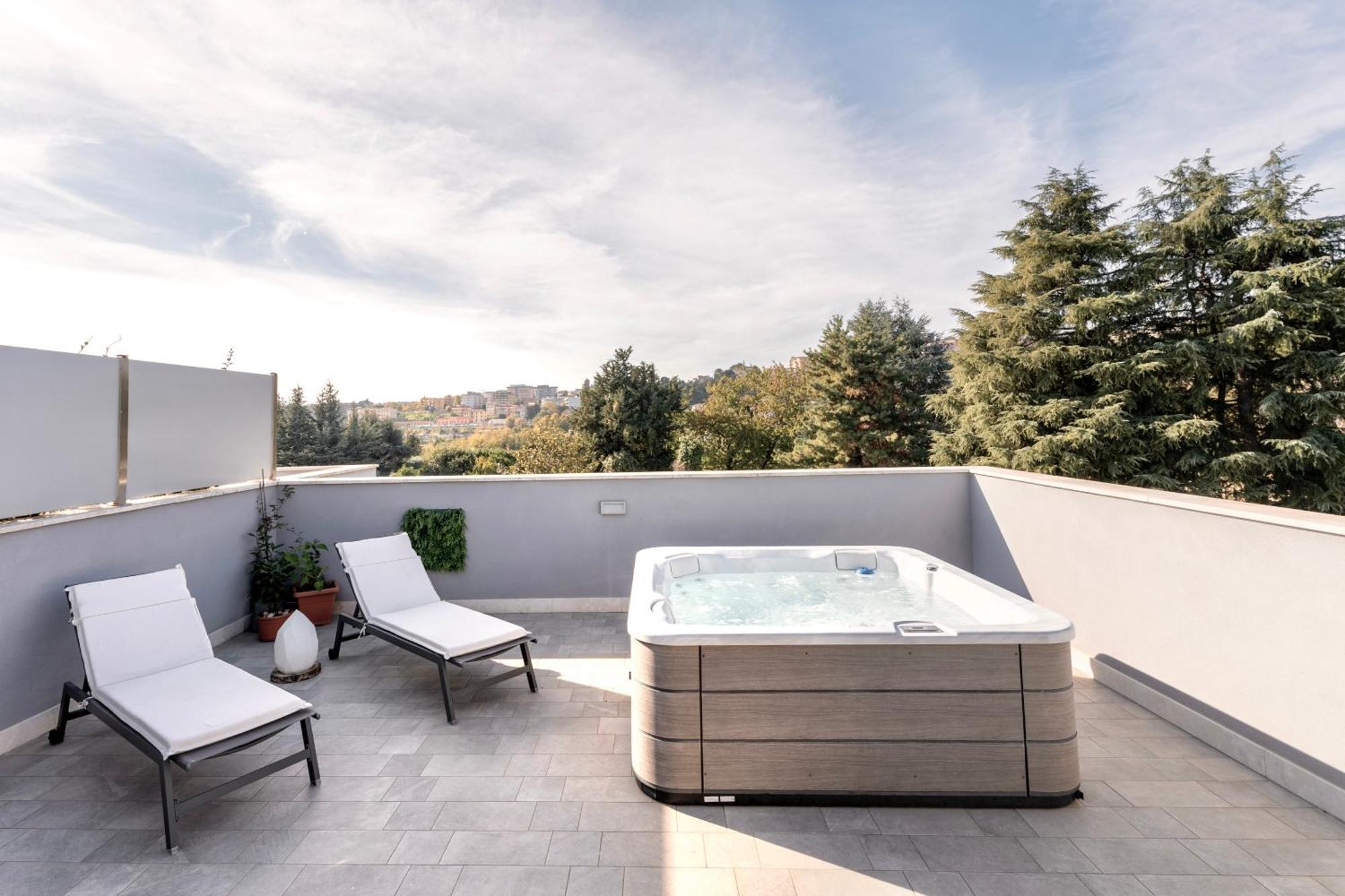 Luxury - Jacuzzi Apartments Near Rome Velletri Exterior foto