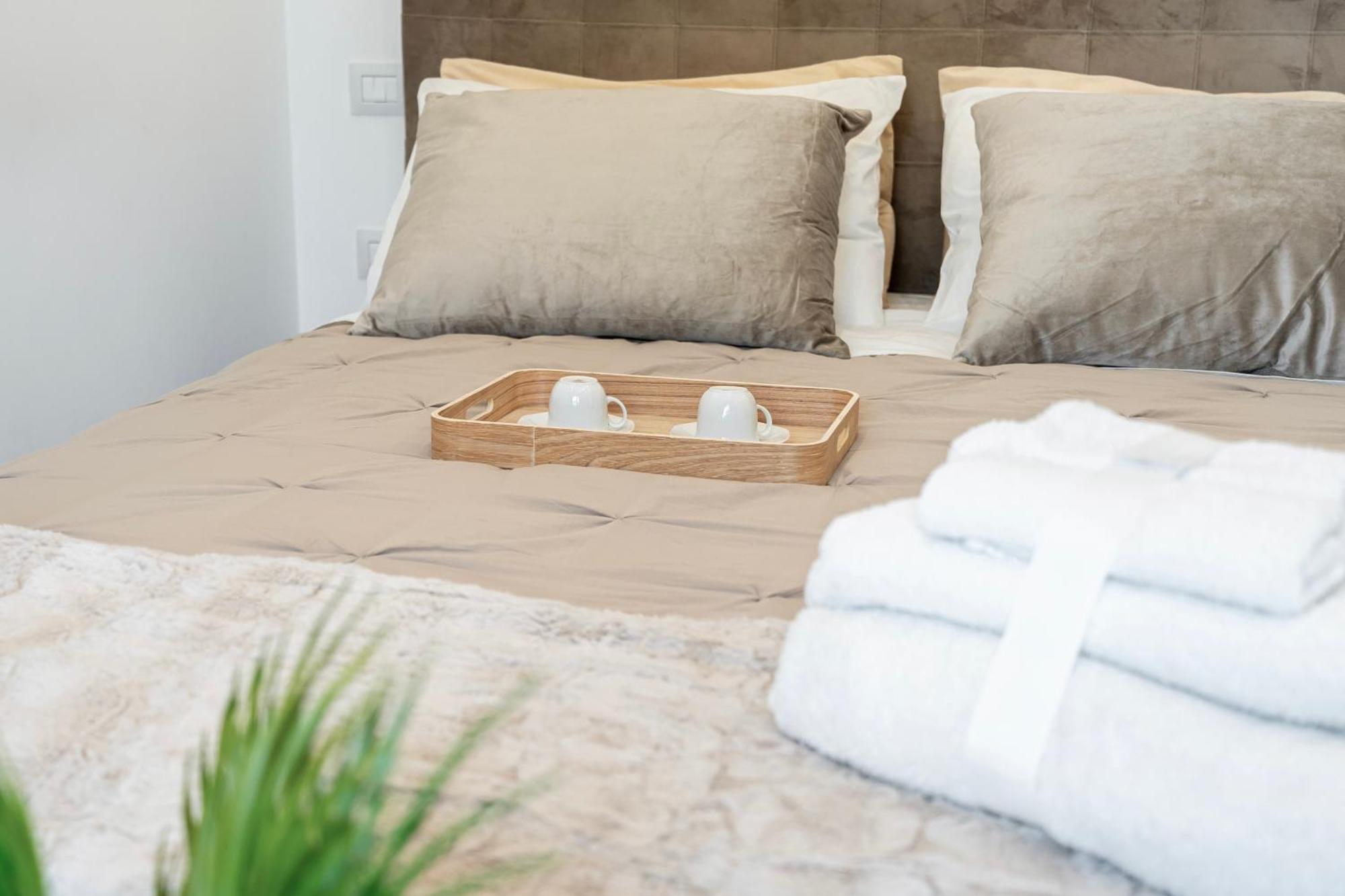 Luxury - Jacuzzi Apartments Near Rome Velletri Exterior foto